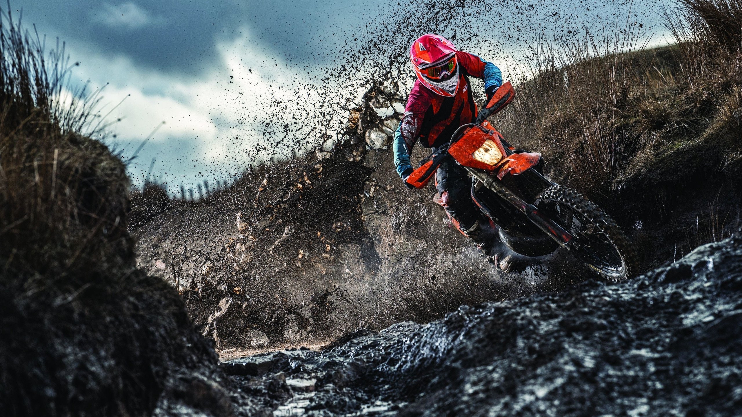 巴特勒连续十五场比赛得分超过险胜，勇士不断突破！上演精彩一战