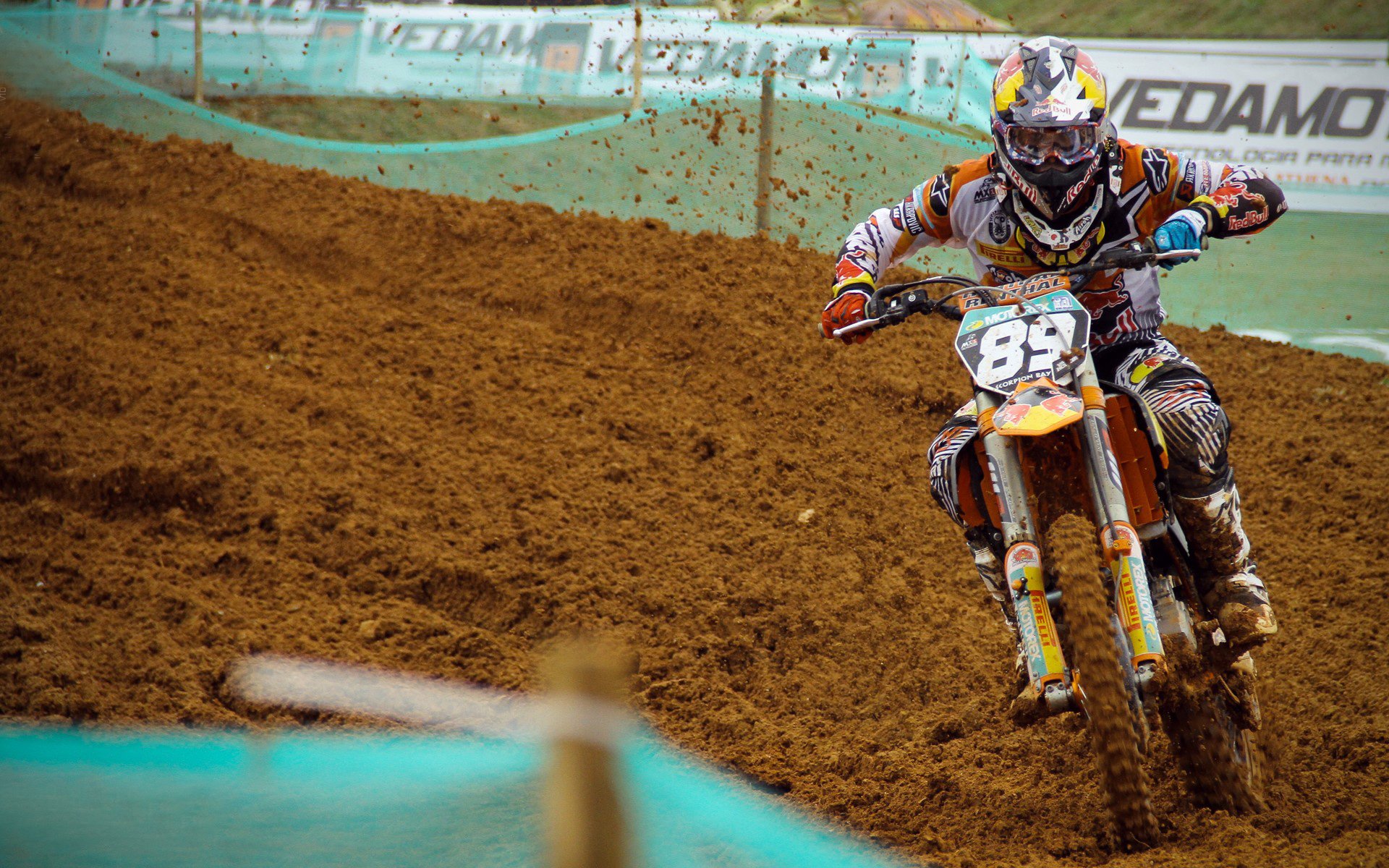 德布劳内重要时刻反败为胜，巴黎圣日耳曼带队取胜！引发球迷热议