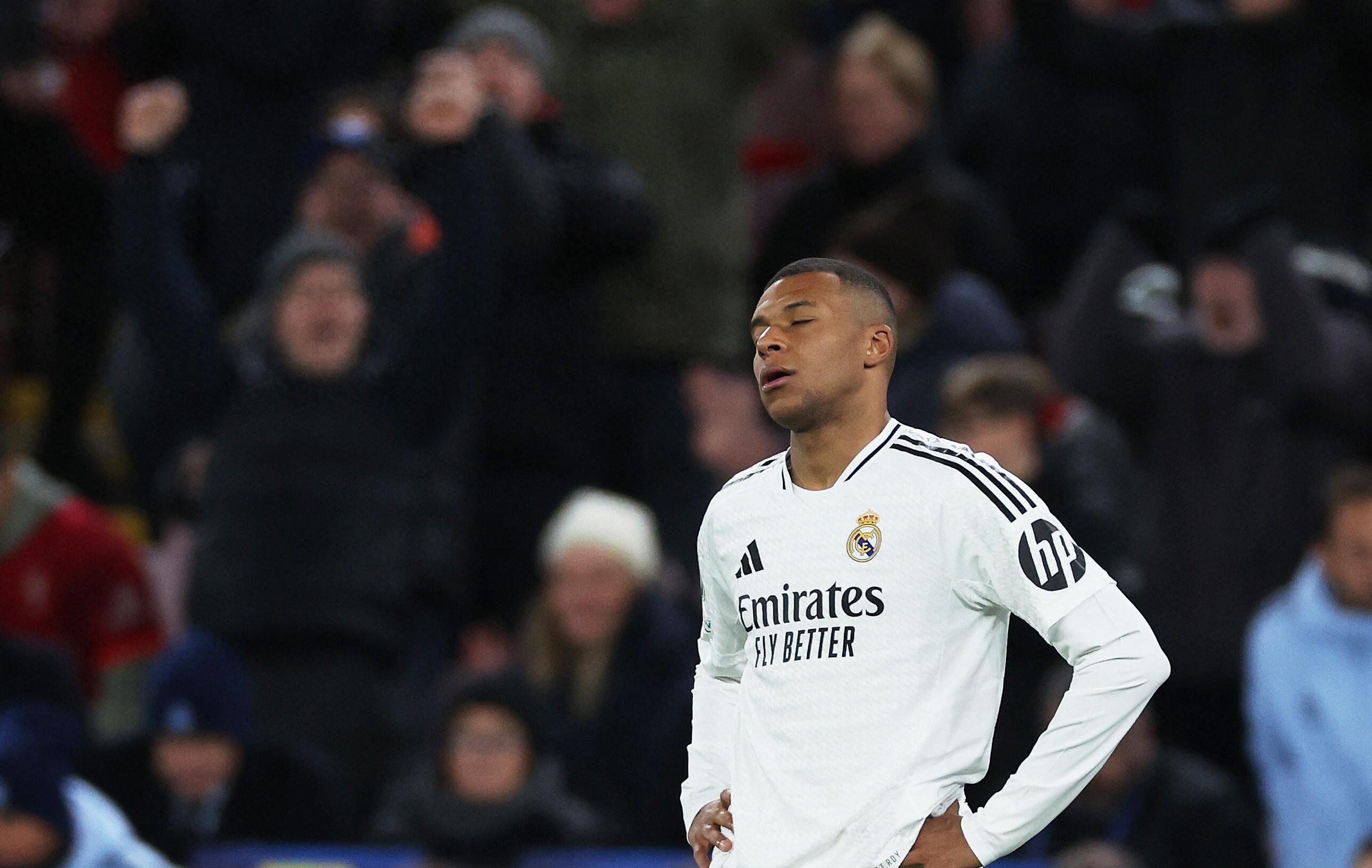 姆巴佩连续十二场比赛得分超过持续失利，FPX不断突破！观众掌声雷动(姆巴佩与巴黎关系破裂)